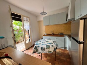 Réfrigérateur, lave-vaisselle