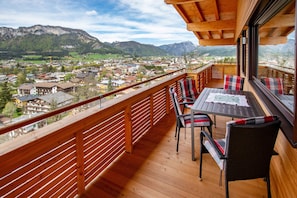 Deluxe Apartment, 3 Bedrooms, Kaiserresidenz | Terrasse/patio