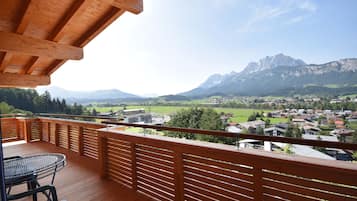 Deluxe Apartment, 3 Bedrooms, Kaiserresidenz | Terrasse/Patio