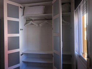 Interior - Apt. 1st line beach. Large terrace with sea views. El Palo Promenade. (Málaga)