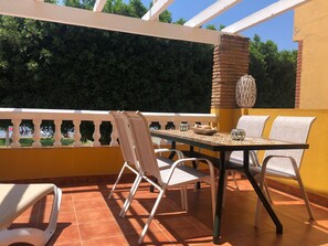 Outdoor dining - Apt. 1st line beach. Large terrace with sea views. El Palo Promenade. (Málaga)