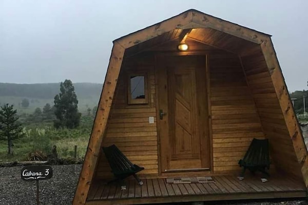 Cabana romântica, vista para o jardim | Roupas de cama premium, camas com colchões pillow-top, escrivaninha