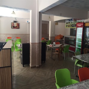 Se sirven desayunos, almuerzos y cenas