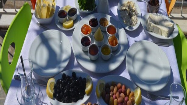 Daily cooked-to-order breakfast for a fee - Ada Pansiyon (Samandagi)