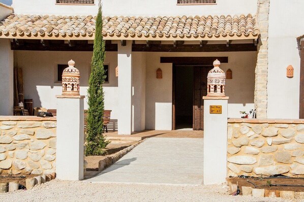 Exterior - El Mas del Poeta (Petrer)