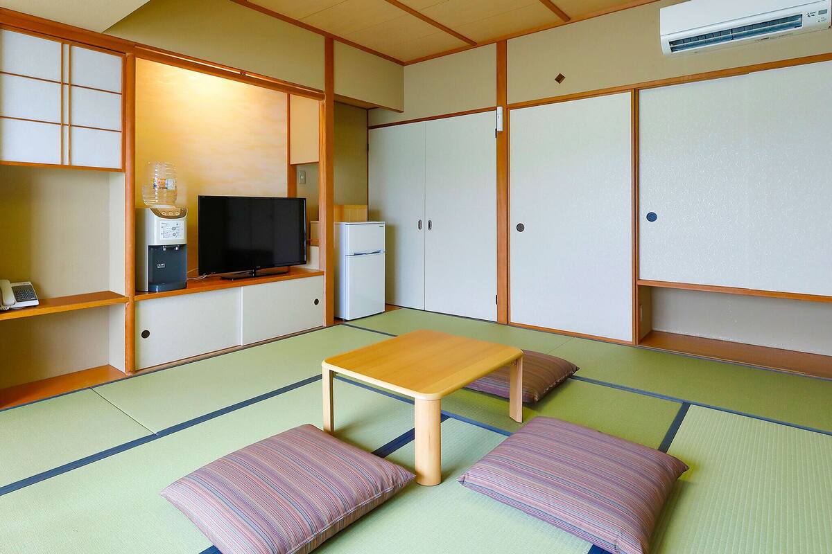 Coffres-forts dans les chambres, rideaux occultants