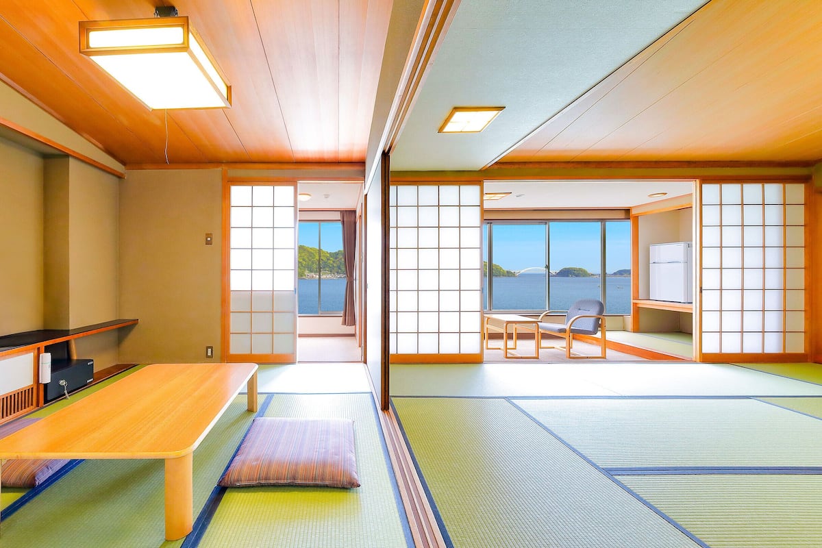 Standard Japanese-Style-Room with 12.5+6 Tatami mats - Indoor Bath - Non-Smoking | Két bảo mật tại phòng, màn/rèm cản sáng 