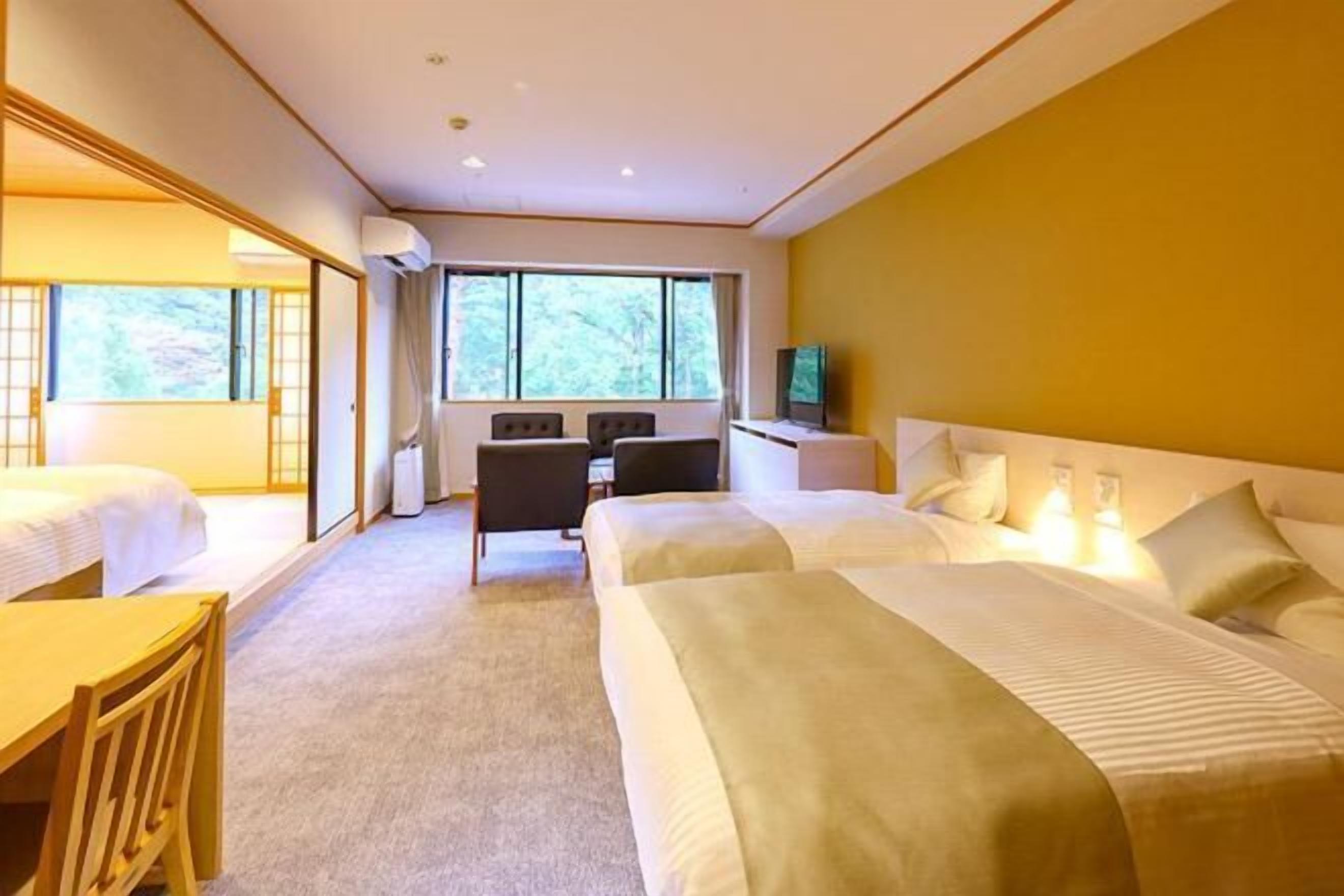 In-room safe, free WiFi, bed sheets