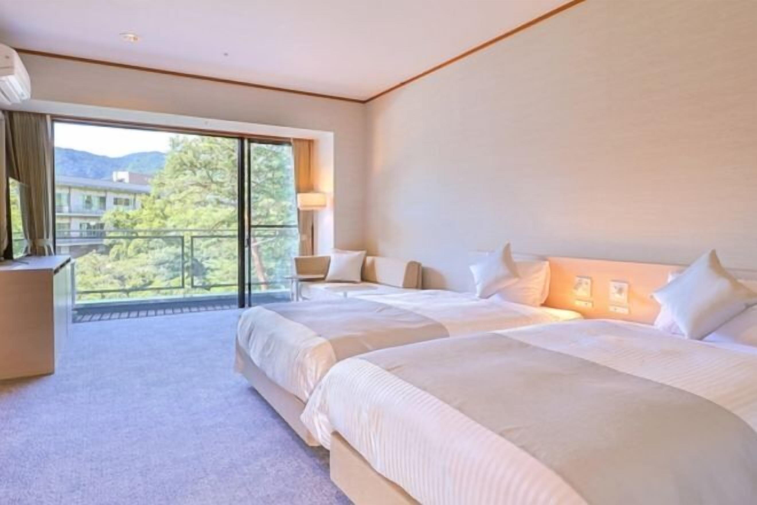 In-room safe, free WiFi, bed sheets