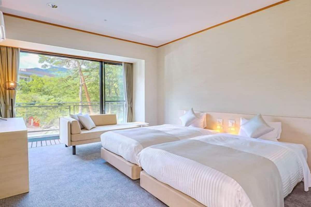 Zimmersafe, kostenloses WLAN, Bettwäsche