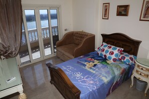 3 bedrooms, in-room safe, iron/ironing board, WiFi