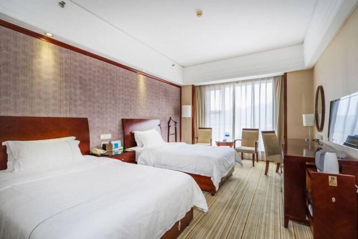 Cortinas blackout, camas extra, wifi gratis y ropa de cama 