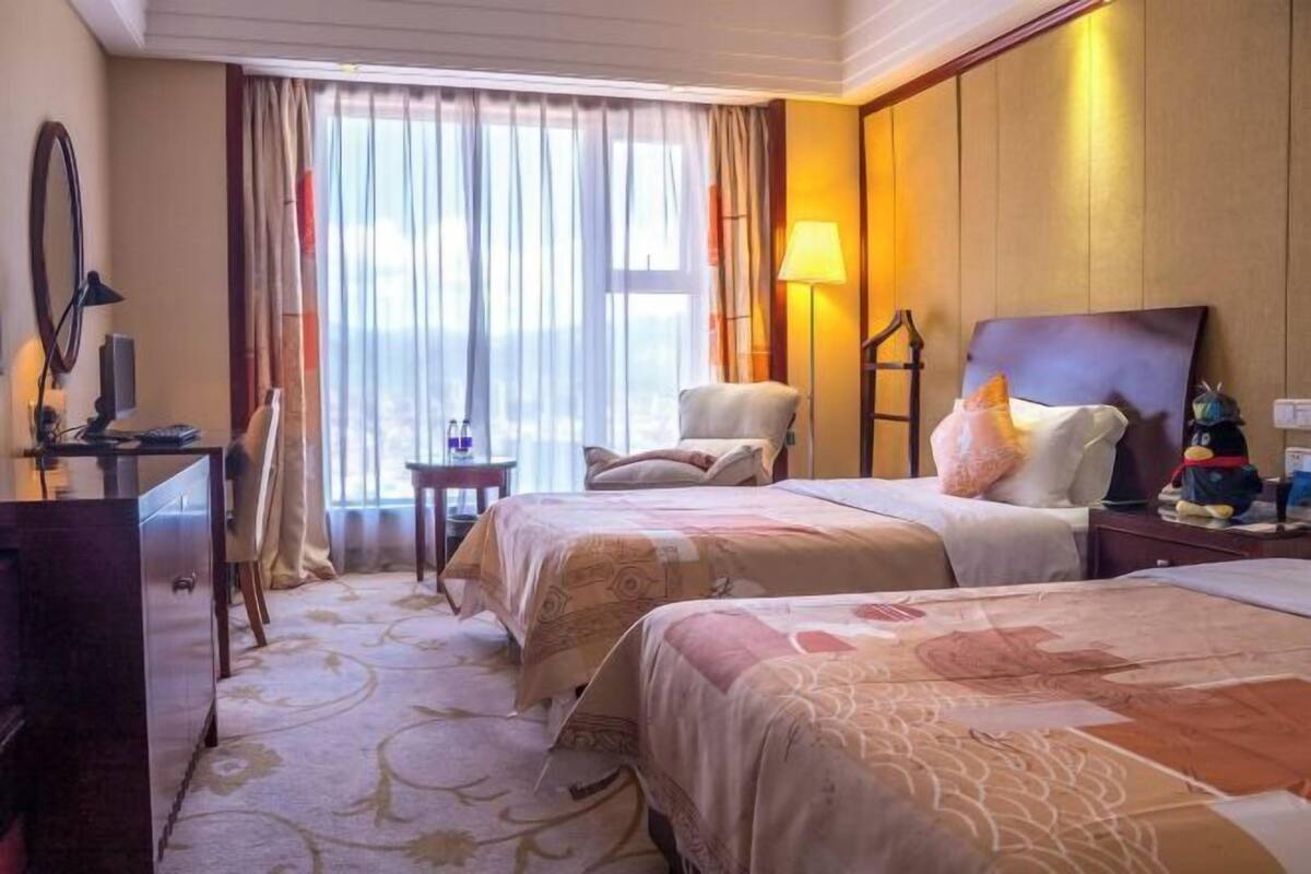 Cortinas blackout, camas extra, wifi gratis y ropa de cama 