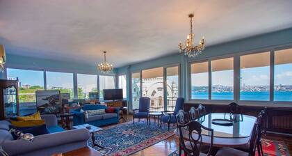 Waterfront Penthouse Apt. with a Stunning View