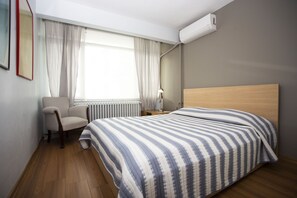 4 室のベッドルーム、アイロン / アイロン台、WiFi (無料)、ベッドシーツ