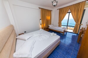 Triple Room, Balcony, Sea View | Desk, free WiFi, bed sheets - Blue Heaven Hotel (Sarandë)