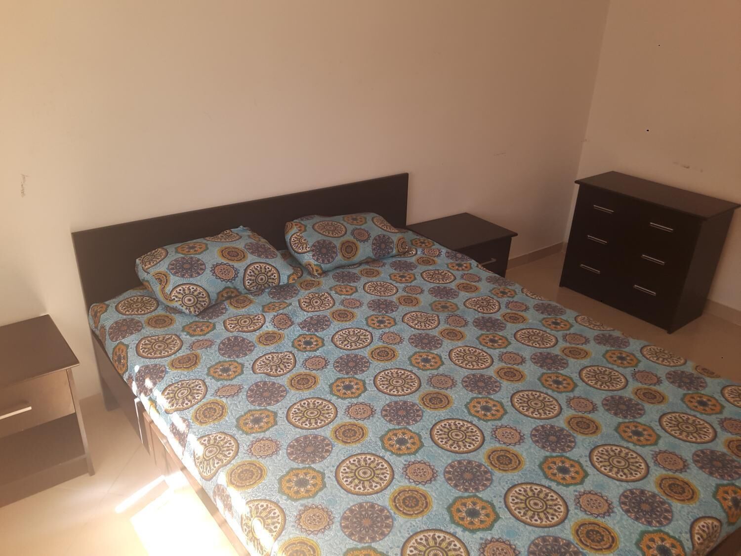 4 bedrooms, iron/ironing board, bed sheets