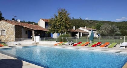 Provençal farmhouse "Les Rosiers"