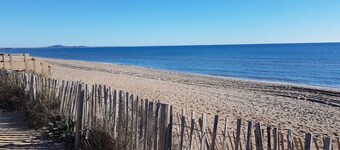 Villa for 4 persons, with nice fenced corner terrace, only 400m vom the beach of Portiragnes plage