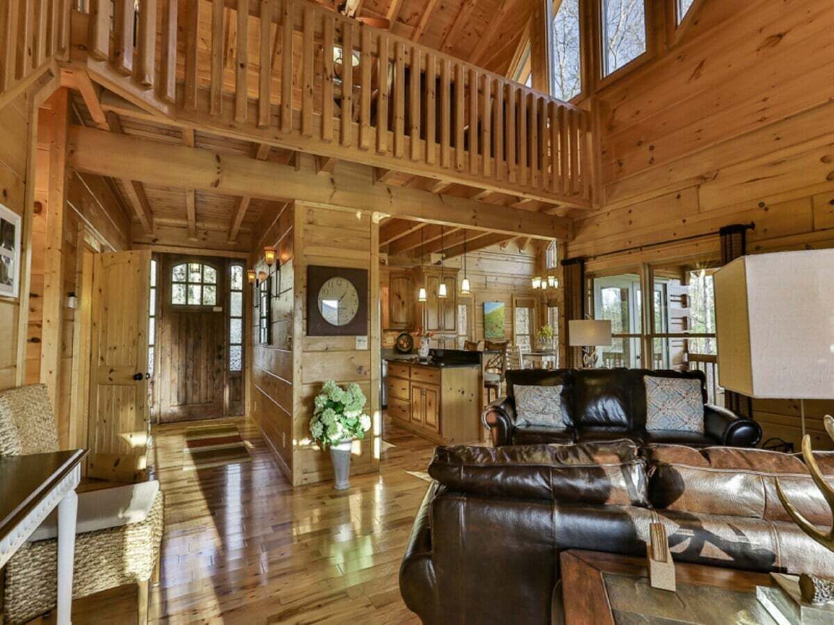 Smart TV, fireplace, DVD player