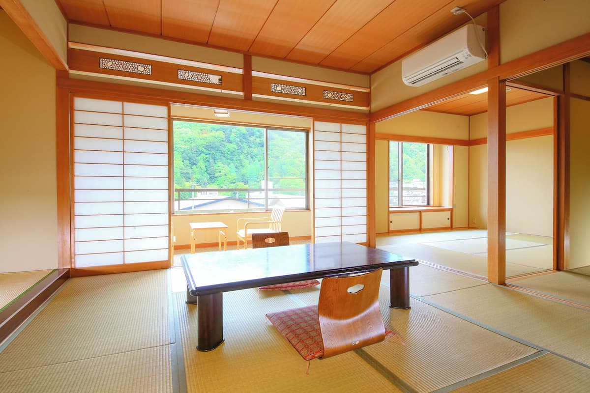 Quarto standard, para não fumantes, banheiro compartilhado (Japanese-Style-with 10+6 Tatami mats) | Roupa de cama