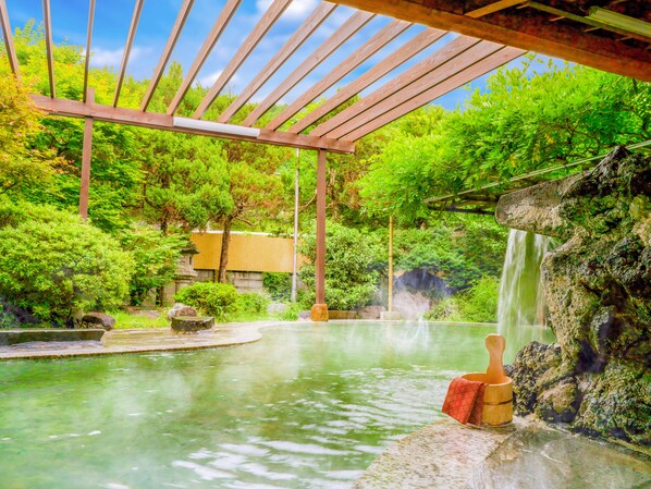 น้ำพุร้อน