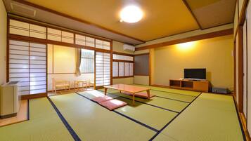 Economy Japanese-Style-Room with 15 Tatami mats - Shared Bathroom - Non-Smoking | Bed sheets