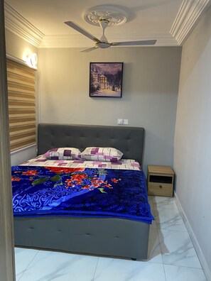 Desk, laptop workspace, iron/ironing board, free WiFi