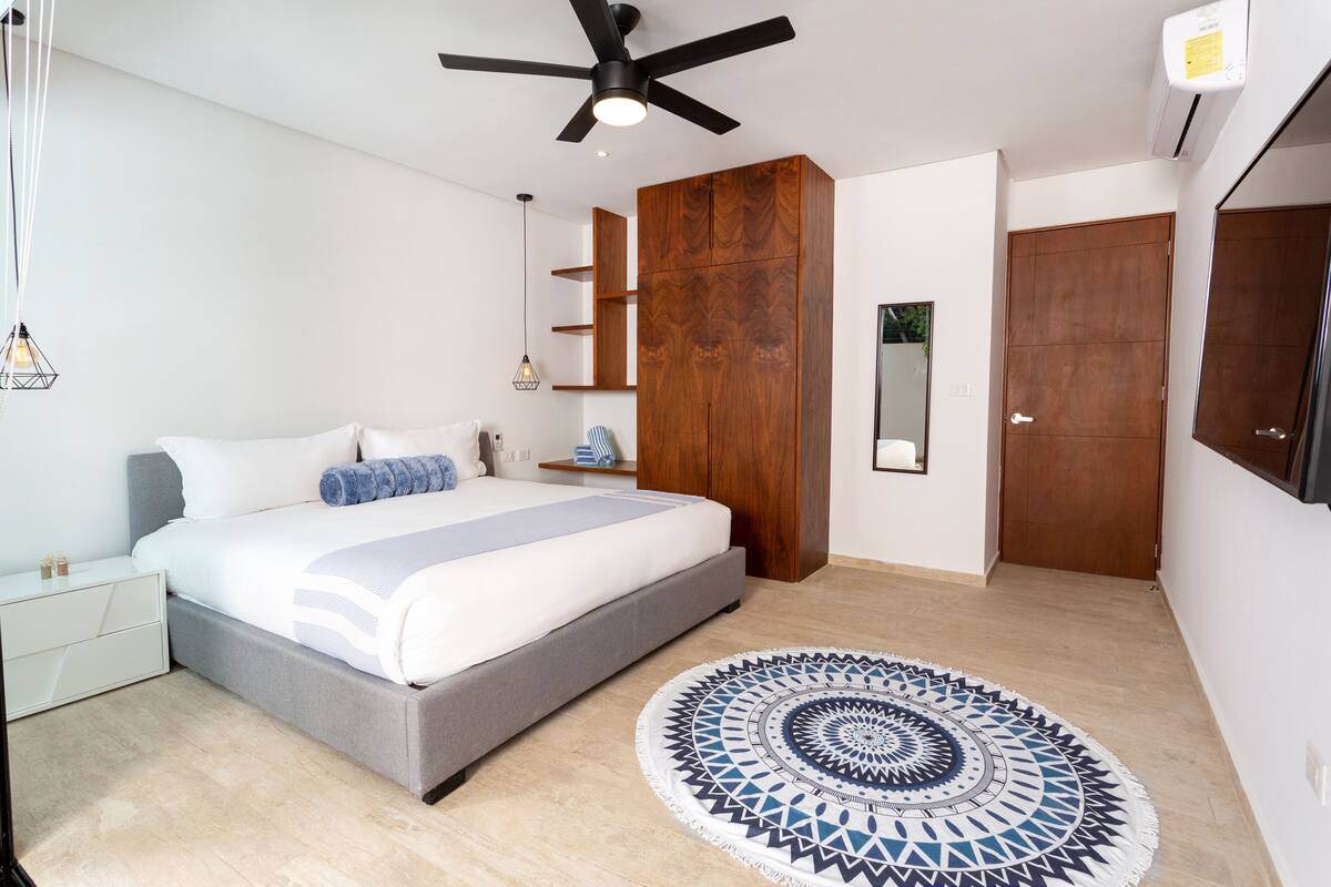 Apartamento clásico (Two Bedroom) | Ropa de cama de alta calidad, caja fuerte, cortinas opacas y wifi gratis