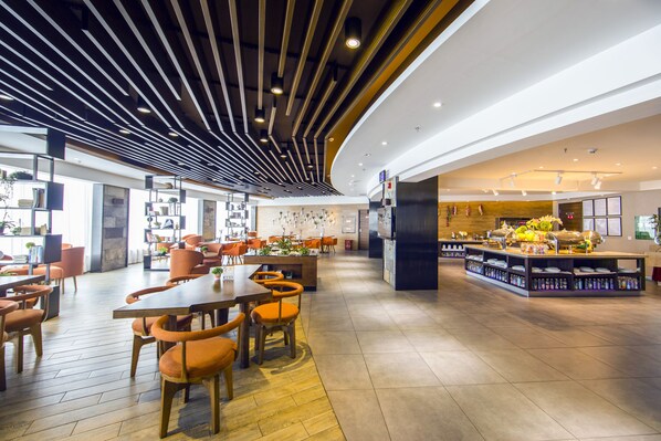 Daily buffet breakfast (CNY 28 per person) - Yunman Hotel Kunming Donghua (Kunming)