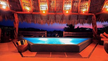 Casa Grand, 2 habitaciones, alberca privada, vista al océano | Caja de seguridad en la habitación y escritorio