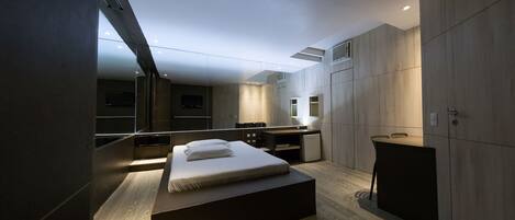 Suite, Hot Tub (Master)