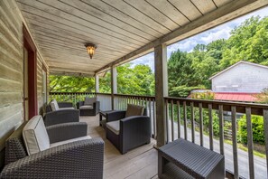 Chambre triple, salle de bain attenante (Garden Room ) | Vue du balcon