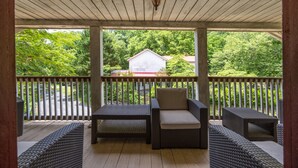غرفة ثلاثية - بحمام داخل الغرفة (Garden Room ) | إطلالة من الشرفة
