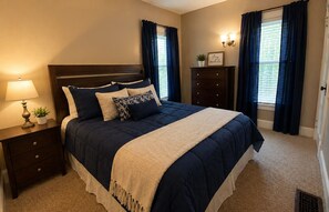 3 bedrooms, desk, iron/ironing board, travel crib