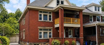Huge Apartment in Beautiful Brick House ★ Near All