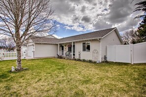 Exterior - Cozy Getaway w/ Yard & Patio: 4 Mi to Hayden Lake! (Hayden)