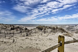Una spiaggia nelle vicinanze