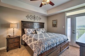 2 bedrooms, iron/ironing board, Internet, bed sheets - Sevierville Resort Retreat ~ 2 Mi to Pigeon Forge! (Sevierville)
