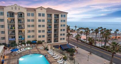 Genießen Sie unser Downtown Oceanside Seaside Resort mit Pool, Whirlpool, Sauna, Spielzimmer und Fitnesscenter