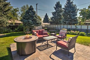 Terrace/patio - Private Lake: Family Home w/ Large Yard in Denver! (Denver)