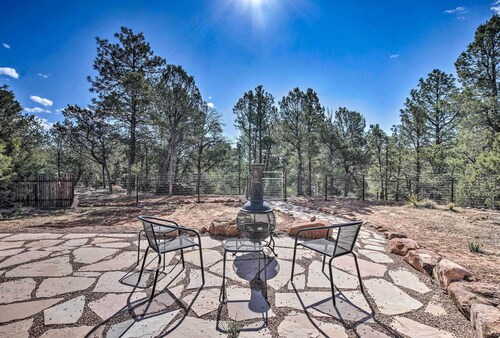 Artist's Retreat w/ Pecos National Park Views!