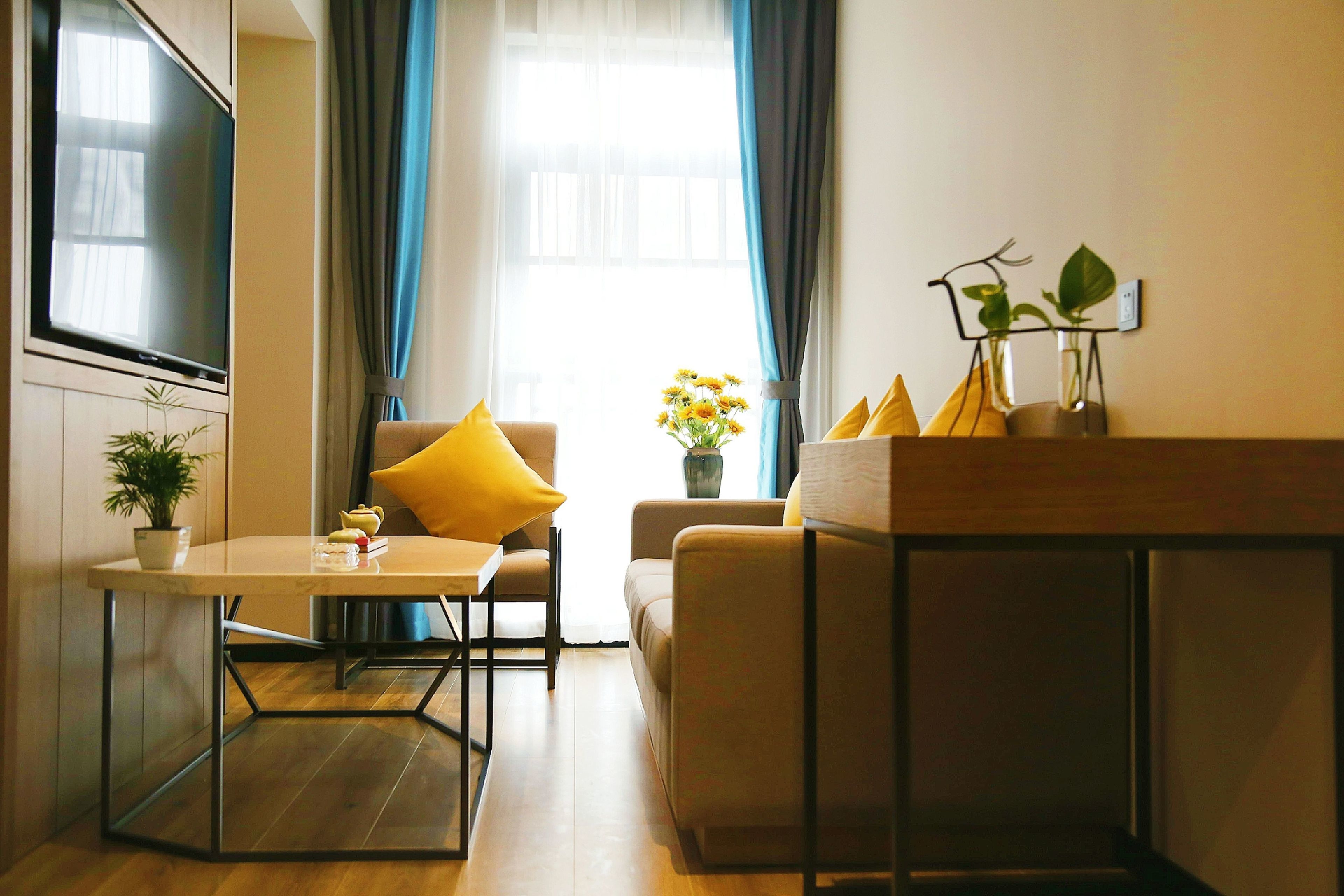 signature suite(chinese domestic guests only) | minibar, desk, blackout curtains, free wifi