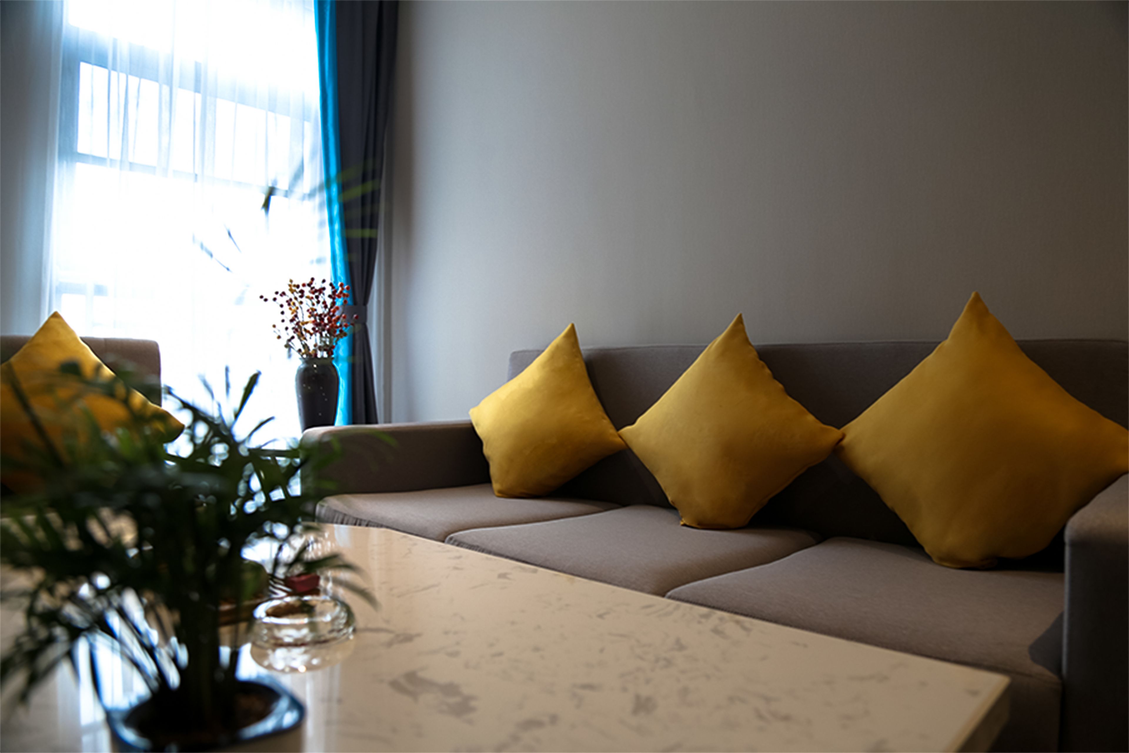 signature suite(chinese domestic guests only) | minibar, desk, blackout curtains, free wifi