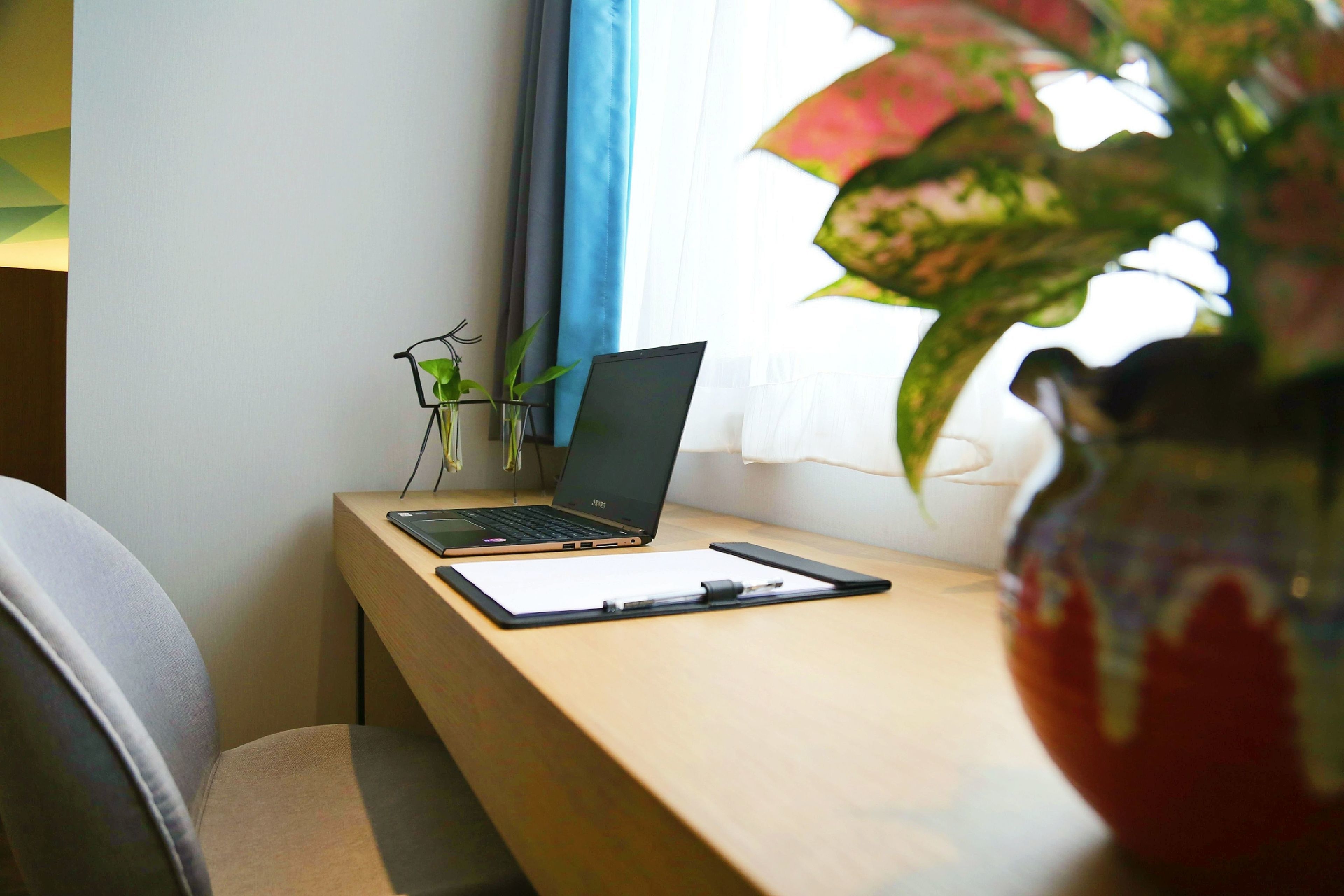 signature suite(chinese domestic guests only) | minibar, desk, blackout curtains, free wifi