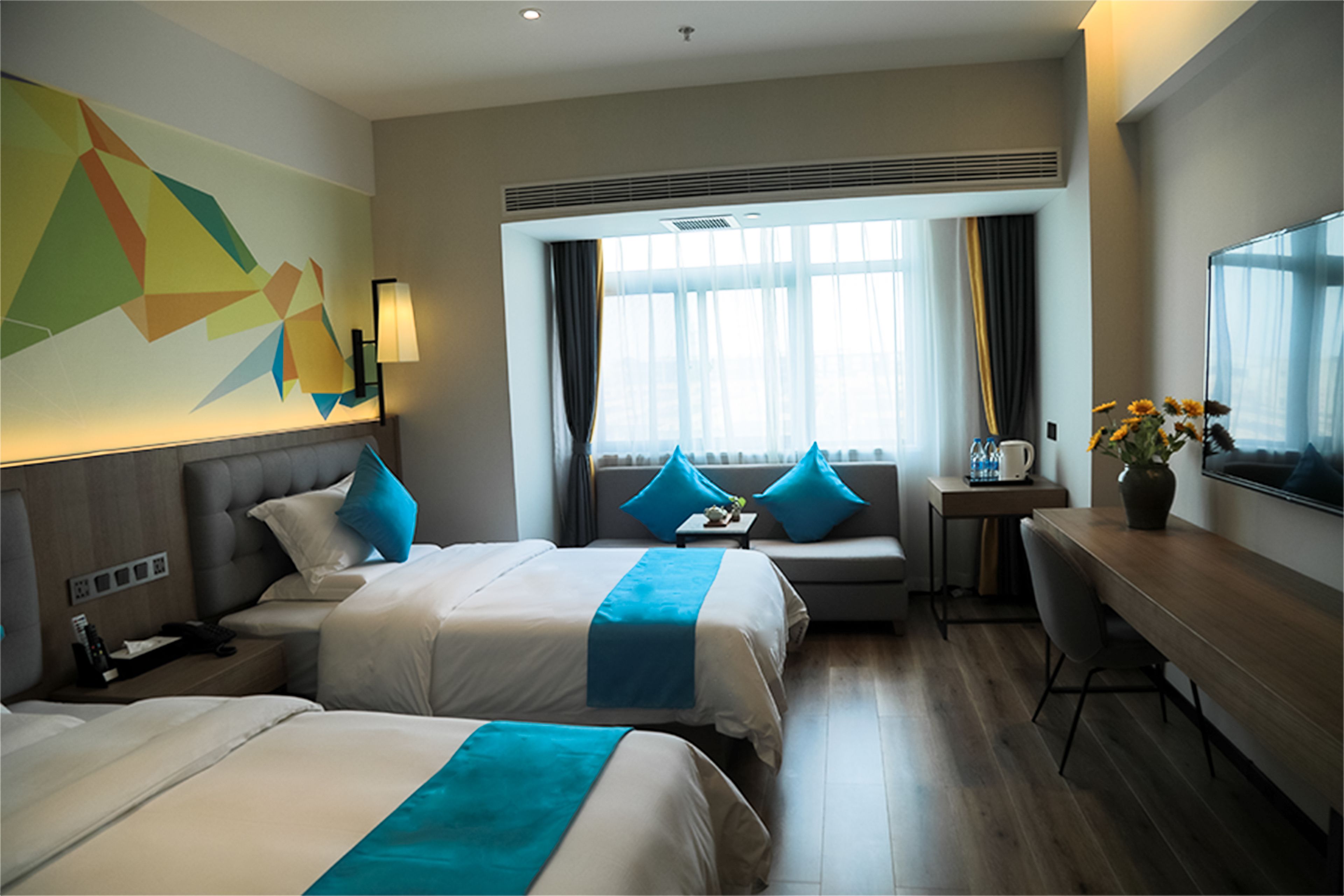 standard twin room(chinese domestic guests only) | minibar, desk, blackout curtains, free wifi