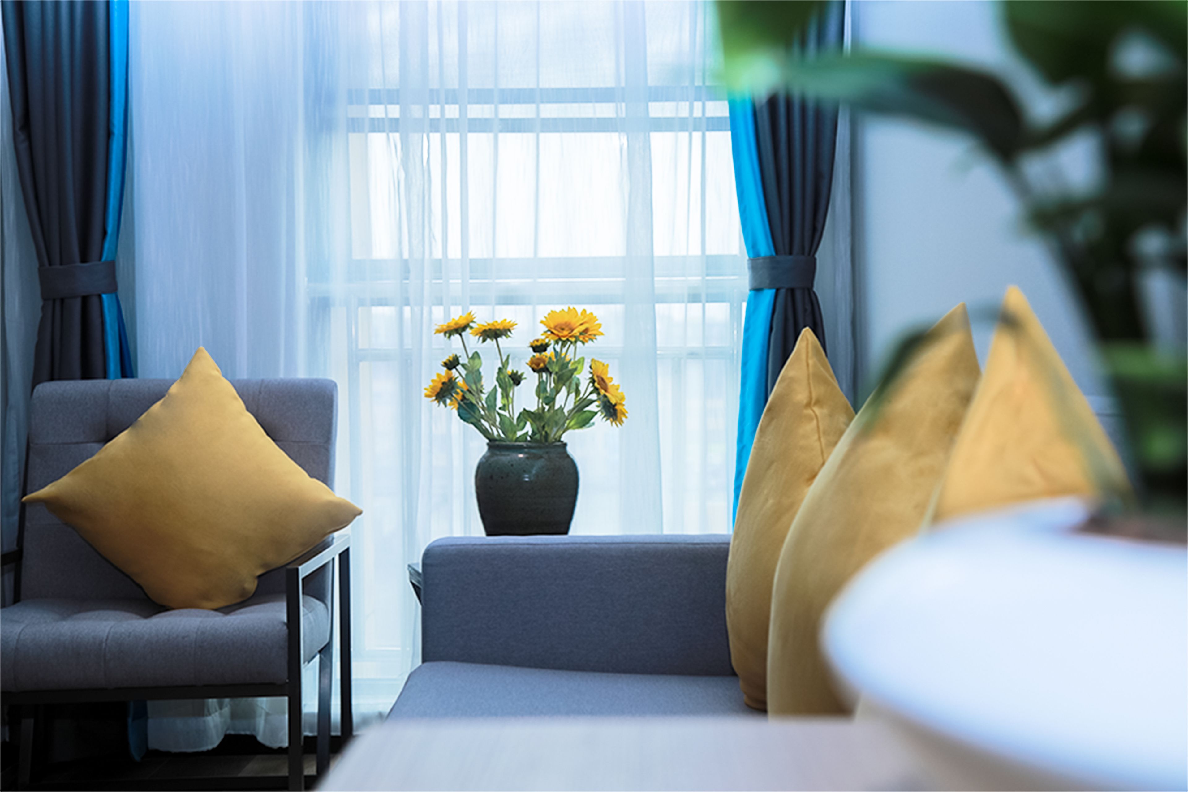 signature suite(chinese domestic guests only) | minibar, desk, blackout curtains, free wifi