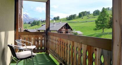 Schöne Wohnung für 4 Personen mit W-LAN, TV, Balkon, Haustiere erlaubt und Panoramablick