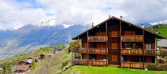 Nice apartment for 4 people with WIFI, TV, balcony, pets allowed and panoramic view