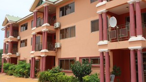 Mặt tiền nơi lưu trú